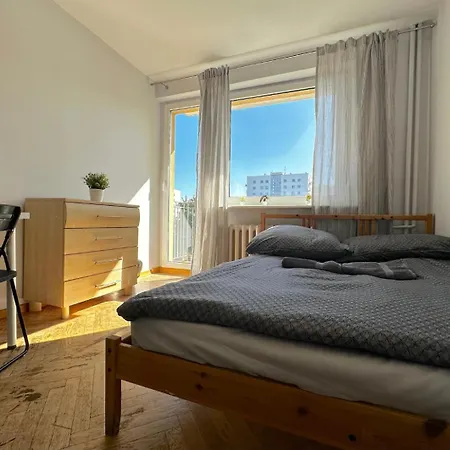 Array Room - 5 Minutes To Sopot Molo & Seaside Homestay